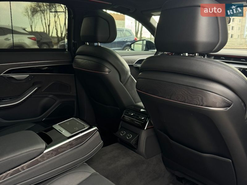 Седан Audi A8 2021 в Виннице