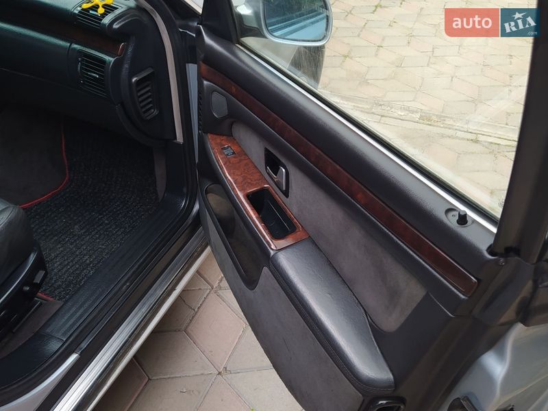 Седан Audi A8 1997 в Чернівцях