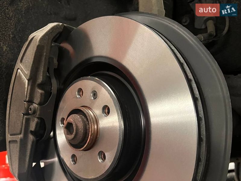 Седан Audi A8 2013 в Киеве