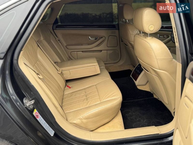 Седан Audi A8 2005 в Днепре