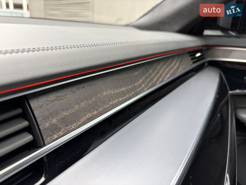 Седан Audi A8 2020 в Києві