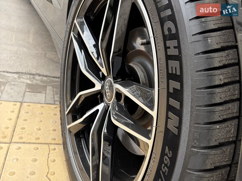 Седан Audi A8 2020 в Києві