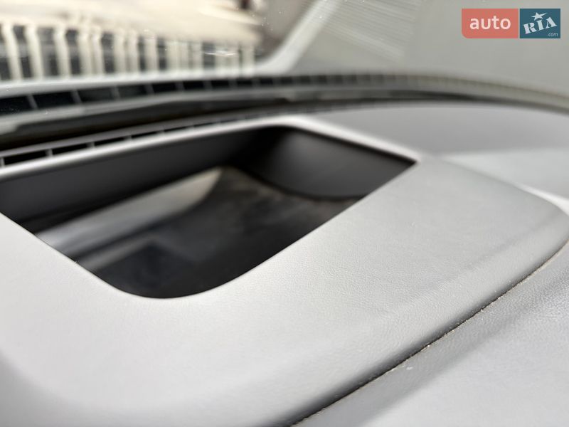 Седан Audi A8 2020 в Києві