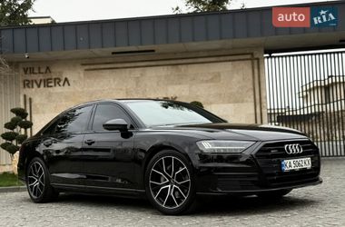 Седан Audi A8 2021 в Львове