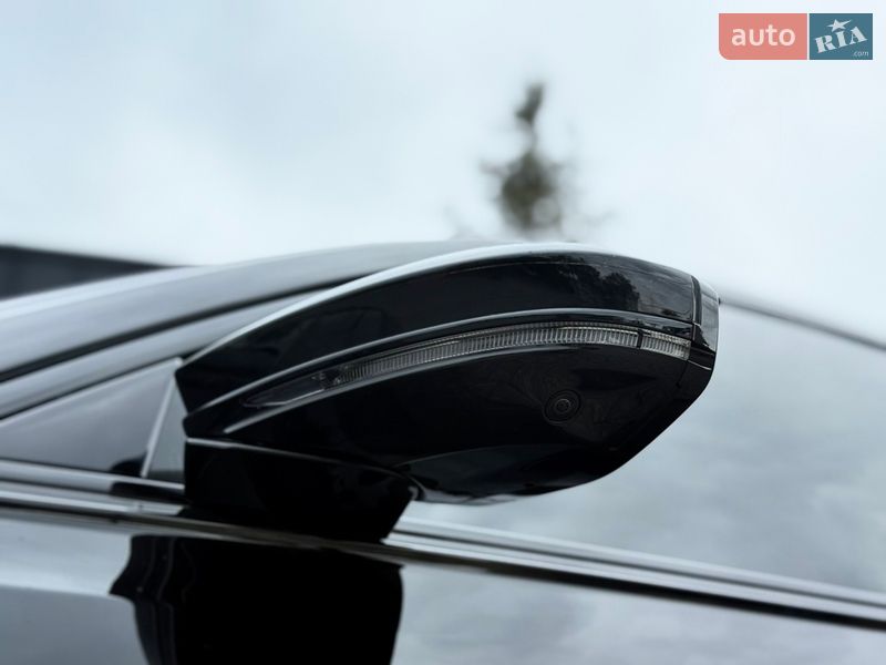 Седан Audi A8 2021 в Львове