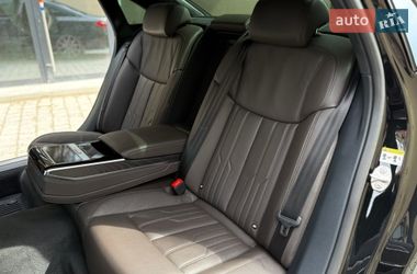 Седан Audi A8 2021 в Львове