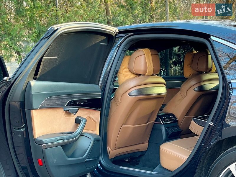 Седан Audi A8 2021 в Києві