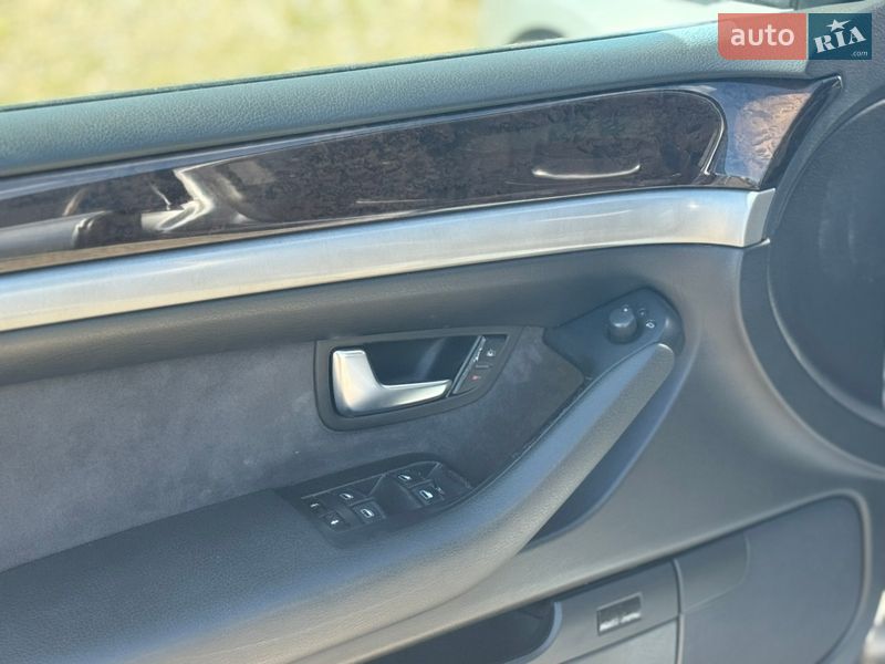 Седан Audi A8 2007 в Львові
