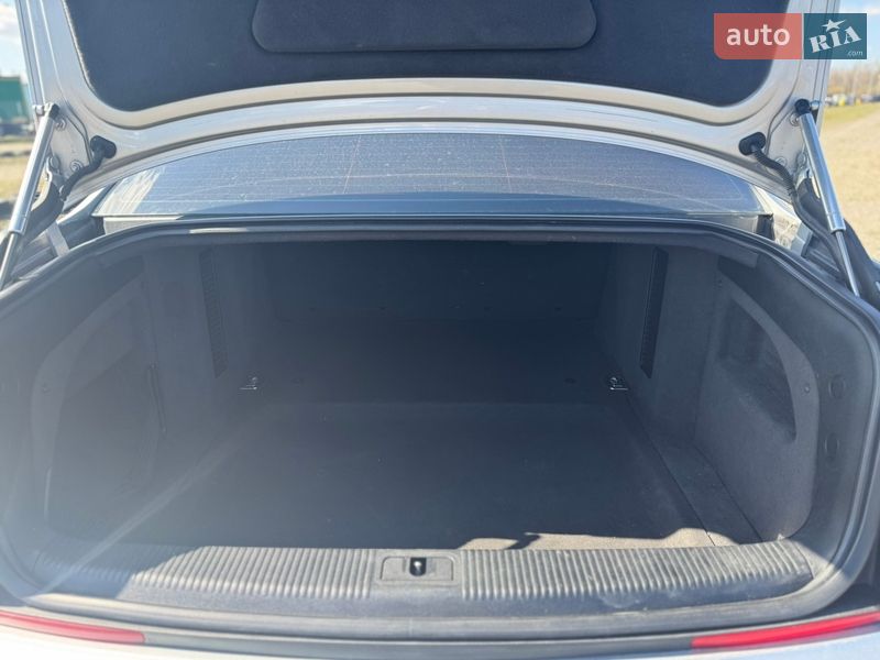 Седан Audi A8 2007 в Львові