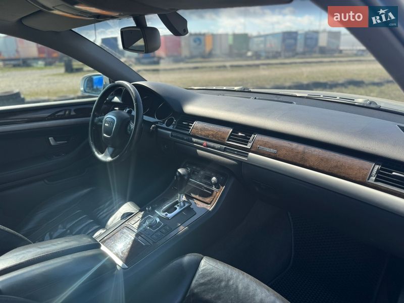 Седан Audi A8 2007 в Львові