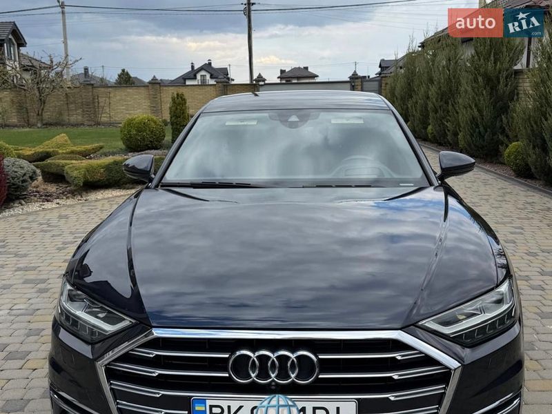 Седан Audi A8 2019 в Львові