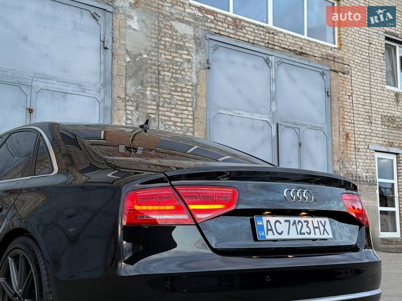 Седан Audi A8 2010 в Луцьку