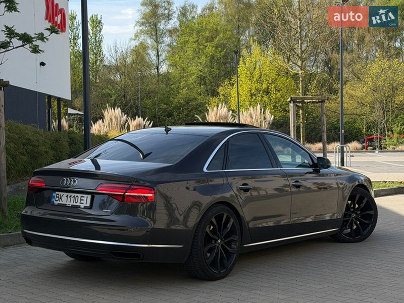 Седан Audi A8 2014 в Ровно