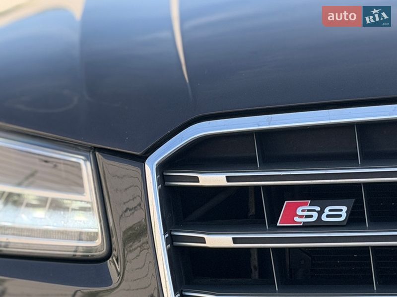 Седан Audi A8 2014 в Ровно