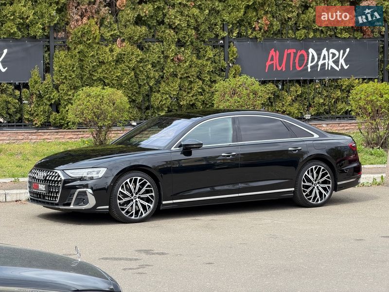 Седан Audi A8 2022 в Киеве