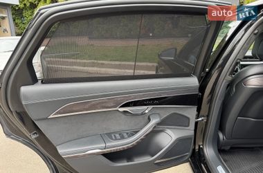 Седан Audi A8 2022 в Киеве