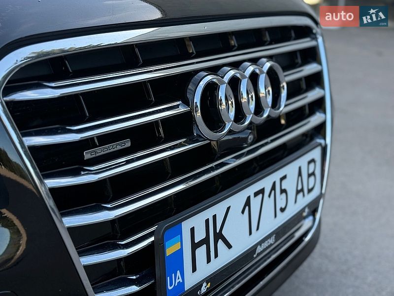 Седан Audi A8 2013 в Ровно