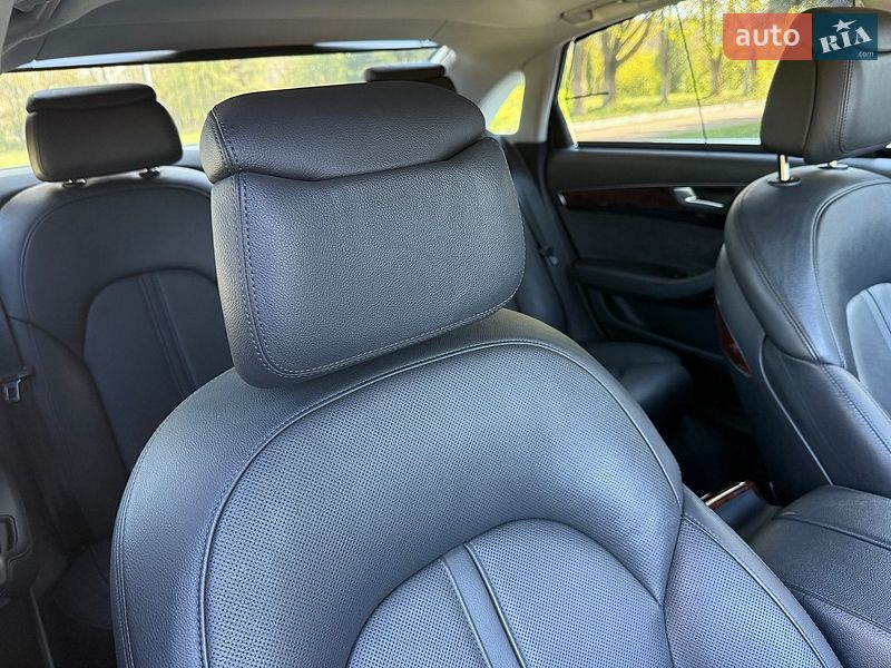 Седан Audi A8 2013 в Ровно