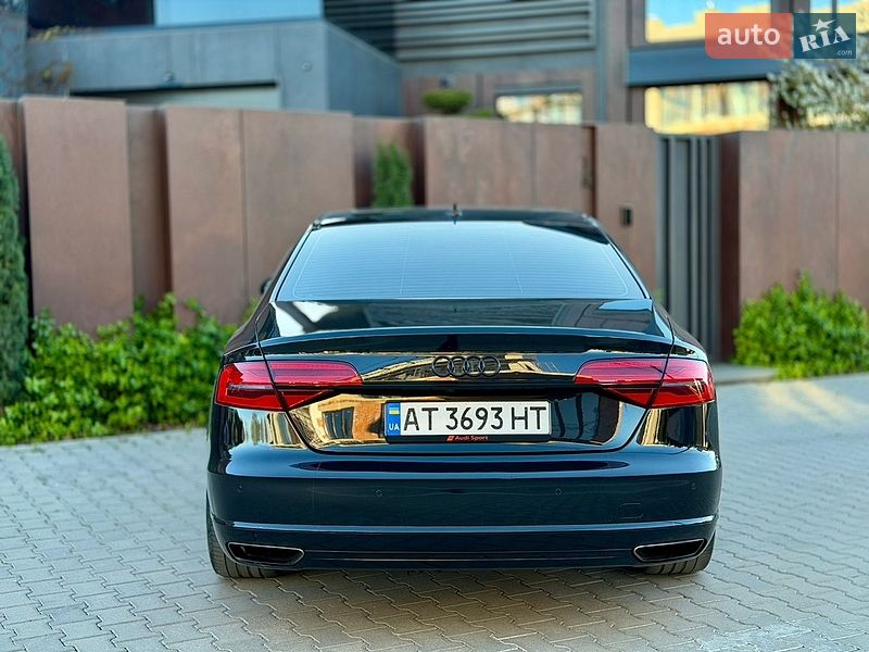 Седан Audi A8 2014 в Черновцах