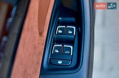Седан Audi A8 2014 в Черновцах