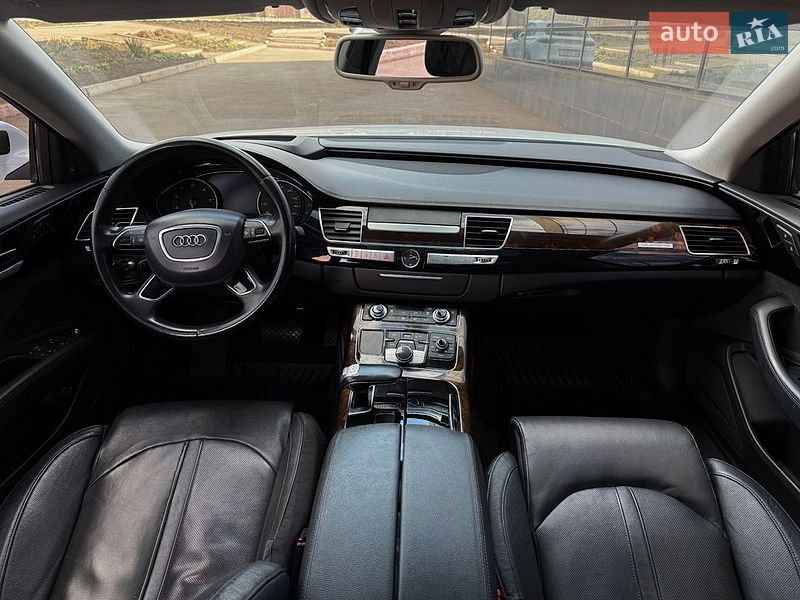 Седан Audi A8 2016 в Кривом Роге