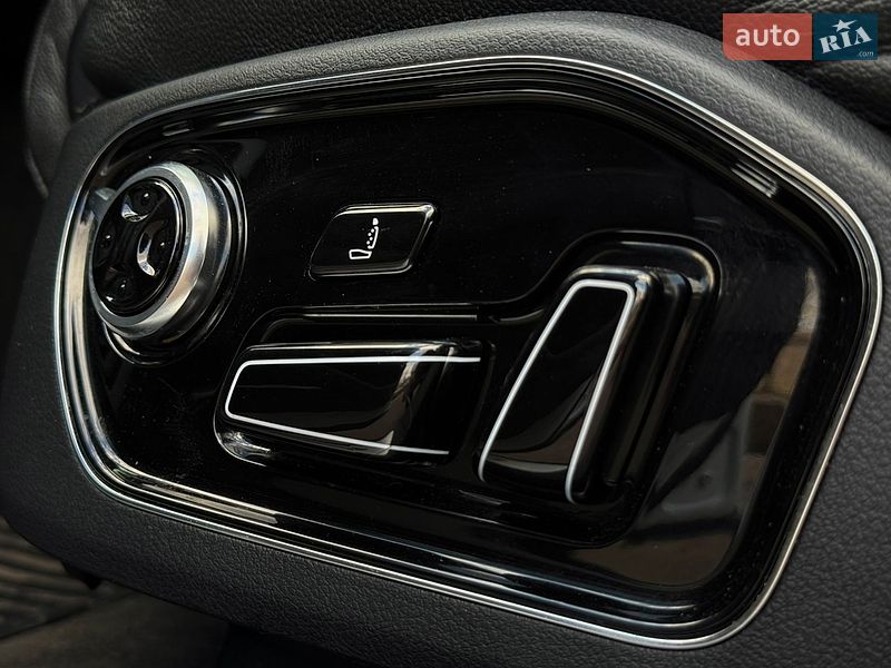 Седан Audi A8 2016 в Кривом Роге