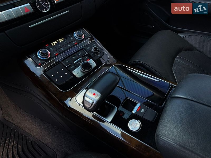 Седан Audi A8 2016 в Кривом Роге