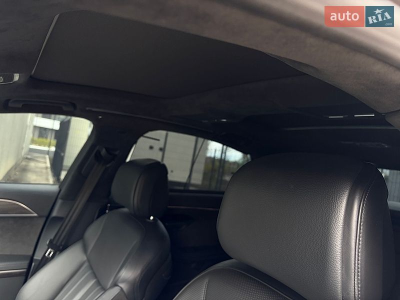 Седан Audi A8 2020 в Києві