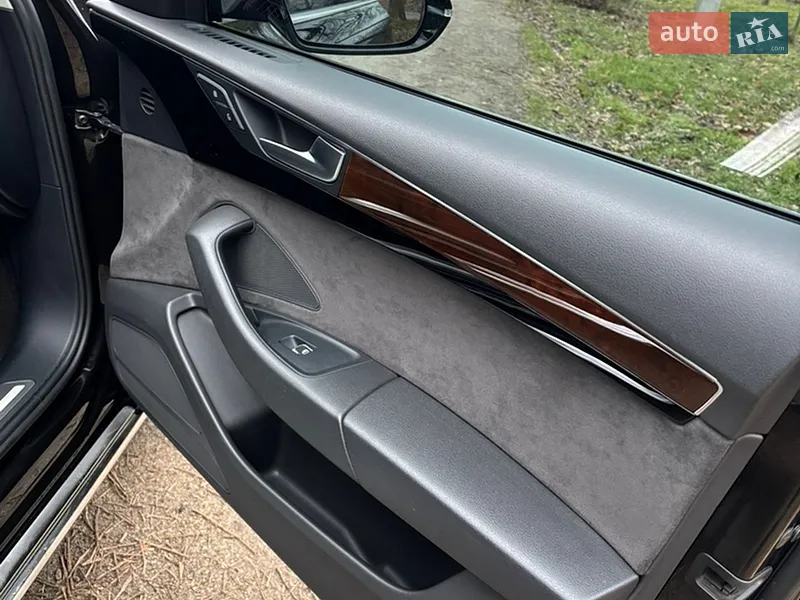 Audi A8 2017 VIN WAUZZZ4H4HN012357 фото оголошення 14 з 48