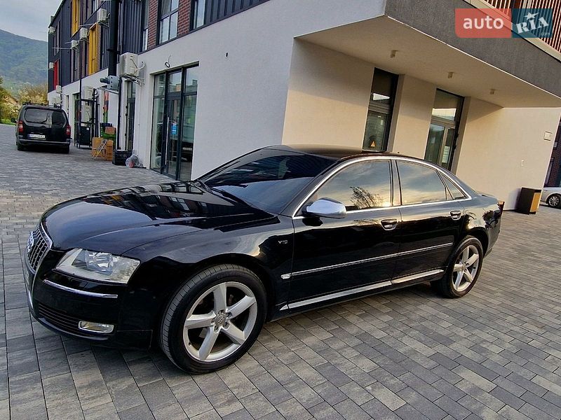 Седан Audi A8 2005 в Ужгороді
