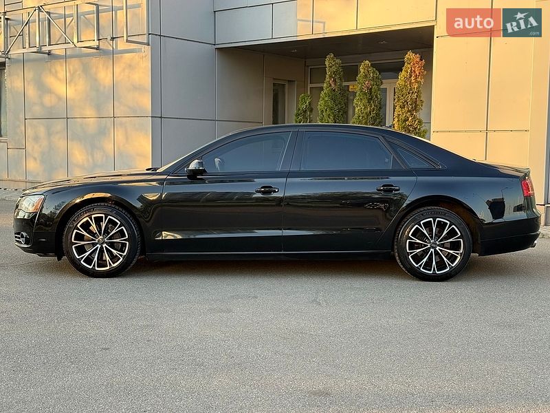 Седан Audi A8 2014 в Києві