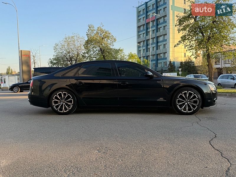Седан Audi A8 2014 в Києві