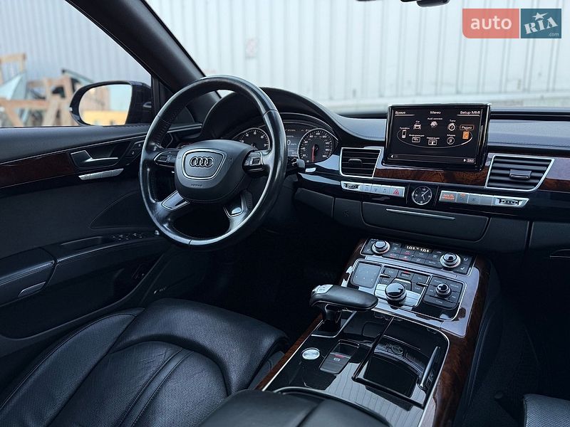 Седан Audi A8 2014 в Києві