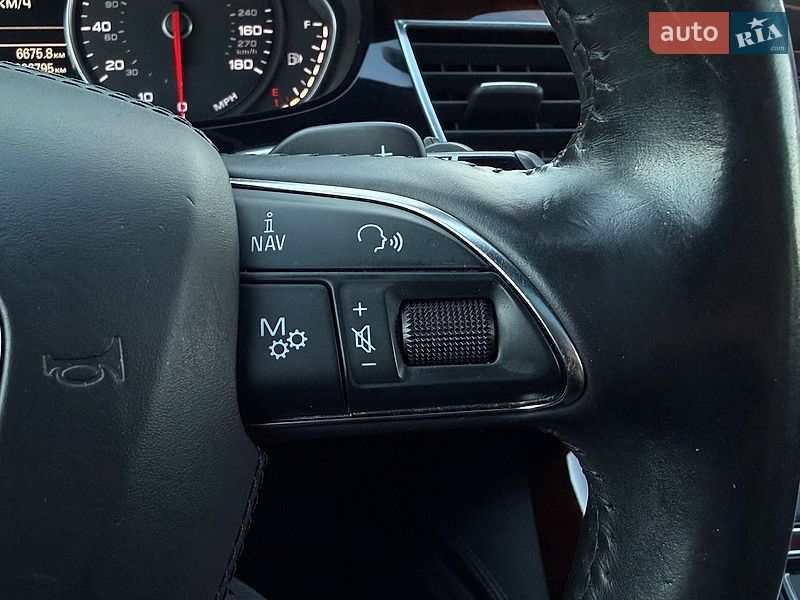 Седан Audi A8 2014 в Києві