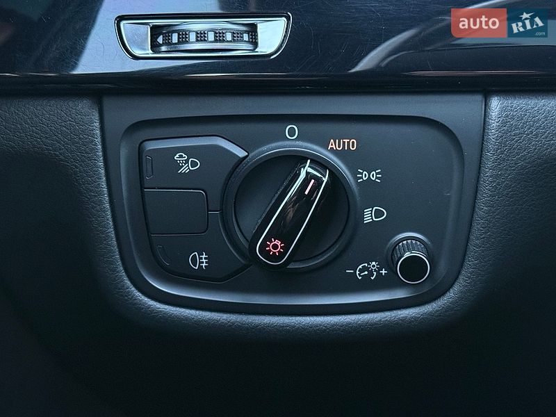 Седан Audi A8 2014 в Києві