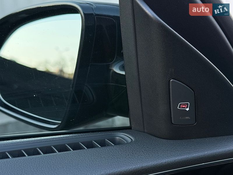 Седан Audi A8 2014 в Києві