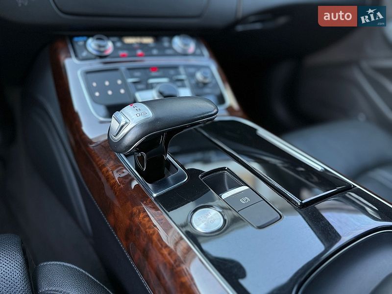 Седан Audi A8 2014 в Києві