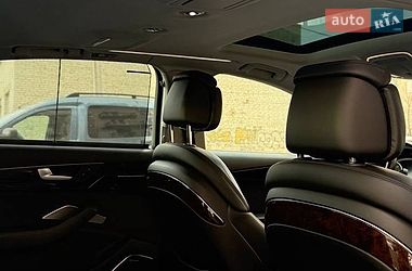 Седан Audi A8 2017 в Стрые