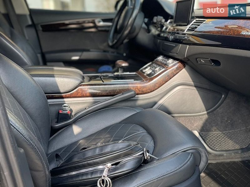 Седан Audi A8 2011 в Львове