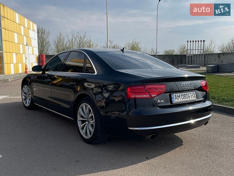 Седан Audi A8 2011 в Львове