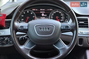 Седан Audi A8 2010 в Днепре