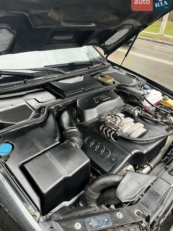 Седан Audi A8 1996 в Киеве