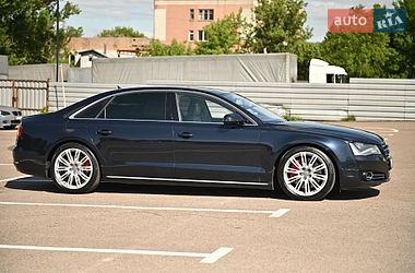 Седан Audi A8 2010 в Ровно