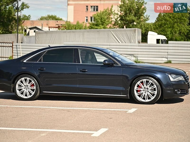 Седан Audi A8 2010 в Ровно
