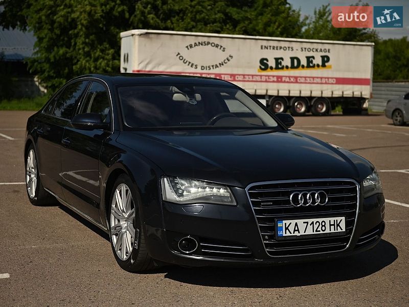 Седан Audi A8 2010 в Ровно