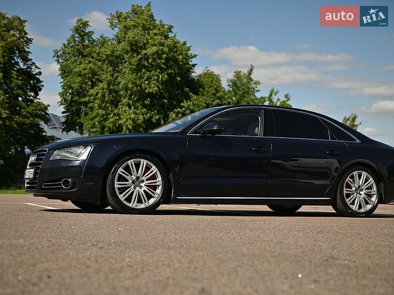 Седан Audi A8 2010 в Ровно