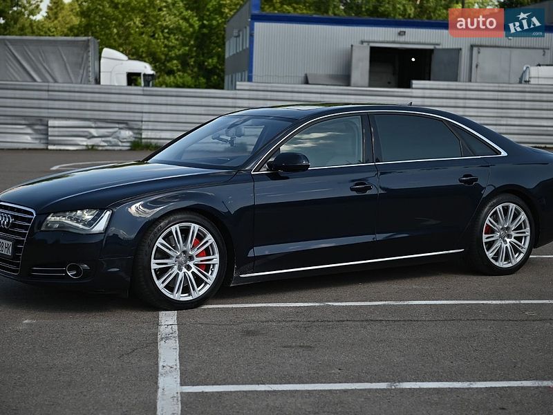 Седан Audi A8 2010 в Ровно