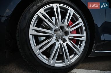 Седан Audi A8 2010 в Ровно
