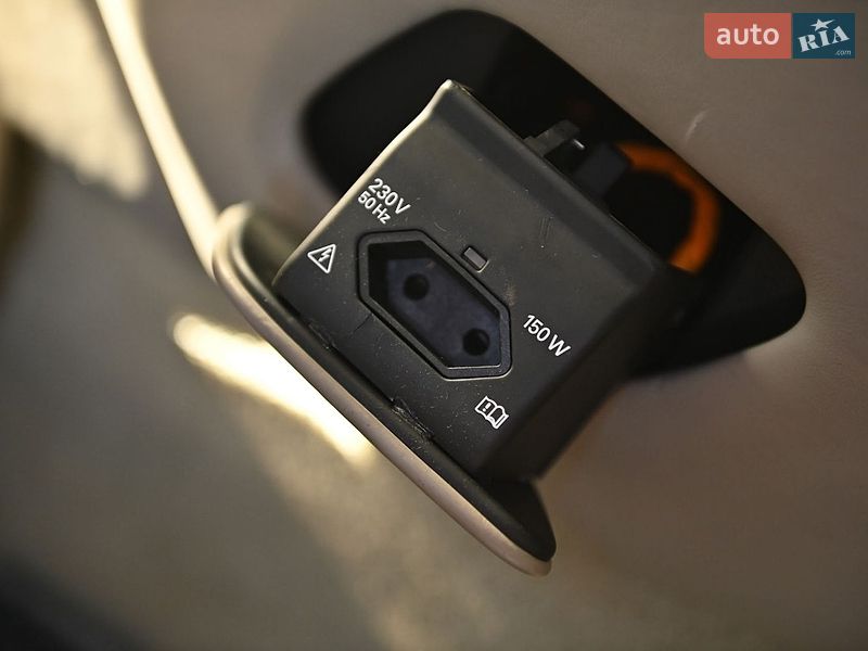 Седан Audi A8 2010 в Ровно