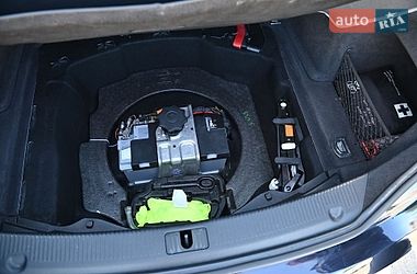 Седан Audi A8 2010 в Ровно